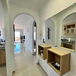 Sunset Sea Views And Pool Apartment *