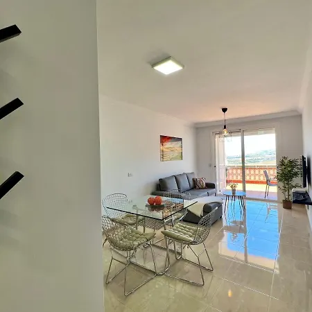 Sunset And Sea Views Apartment