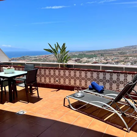 Апартаменты Sunset Sea Views And Pool *