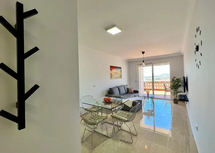 Sunset Sea Views And Pool Appartamento